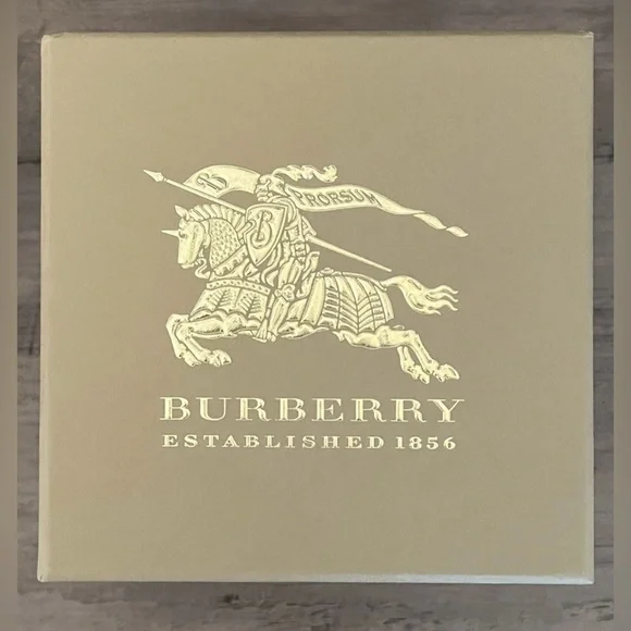 Burberry Watch Women’s or Men’s - Picture 6 of 9